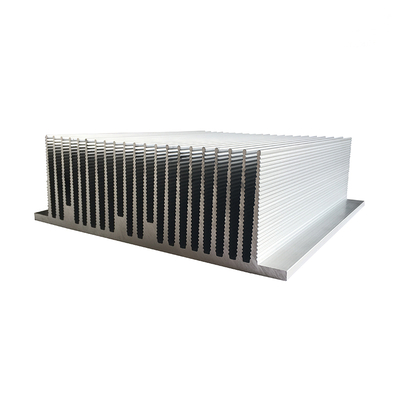 Grand dissipateur thermique extrudé en aluminium 6061 T6 Prix par kg pour le système de refroidissement industriel