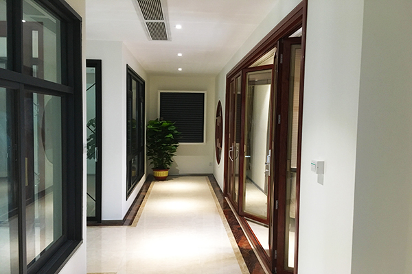 L'étanchéité de la fenêtre en aluminium