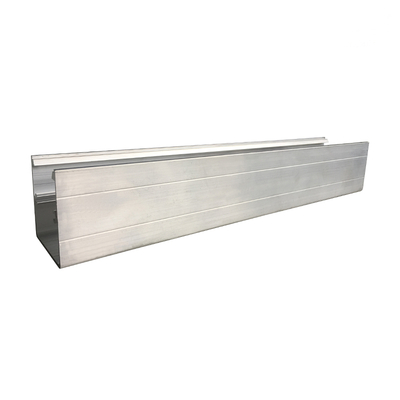 Assemblez les supports creux en aluminium de balustrade de tube pour la balustrade de balcon