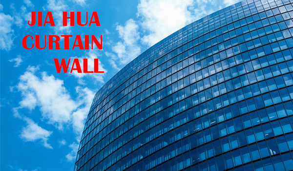 Comparaison des avantages d'un mur-rideau en verre et d'un mur-rideau en verre avec cadre
