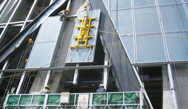 Profil&eacute;s en aluminium pour mur-rideau Unit